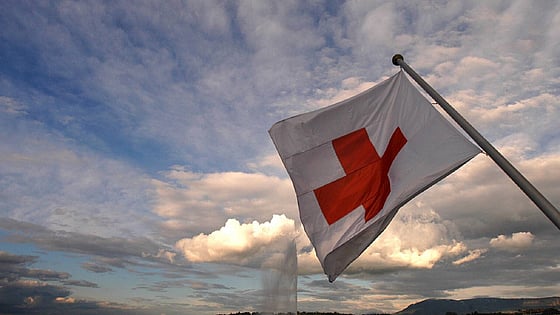 Flagga med rött kort på