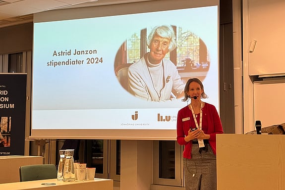 Catarina Nahlén Bose, lektor vid Röda Korsets Högskola presenterar årets stipendiater