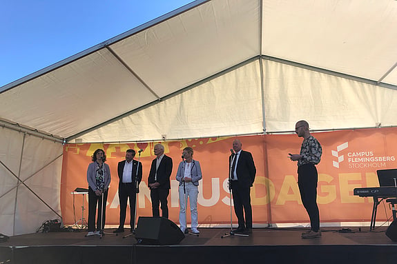 Rektorer och lärosätesrepresentanter intervjuades på scen. Foto: RKH