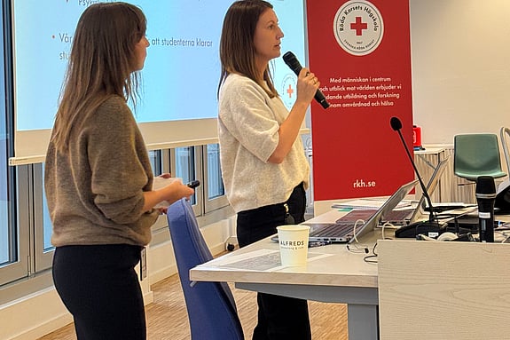Studie- och karriärvägledarna Emma Lindstedt och Matilda Hedman. Foto: RKH