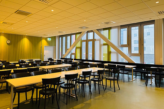 Matsal för studenter finns på plan 5.