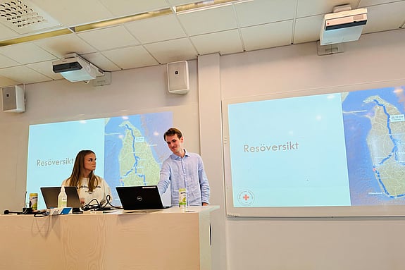 Clara och David berättar om sitt examensarbete på Sri Lanka. Foto: RKH
