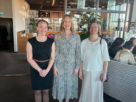 Jenny Cadstedt, Maria Gottvall och högskolans student Camilla Stålarm på möte med Florence Network. Foto: RKH