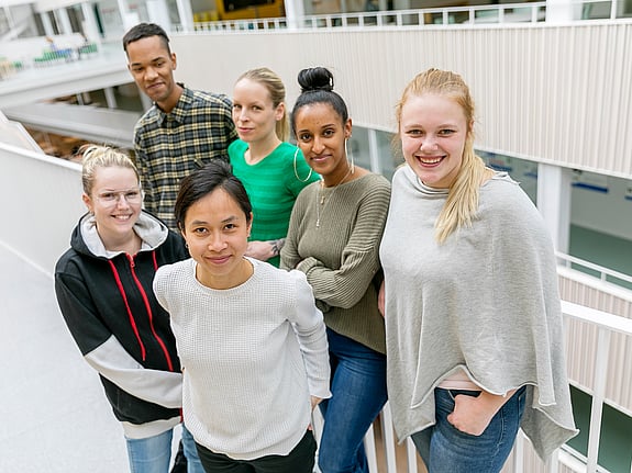 Studenter vid Röda Korsets Högskola. Foto: Gustav Gräll