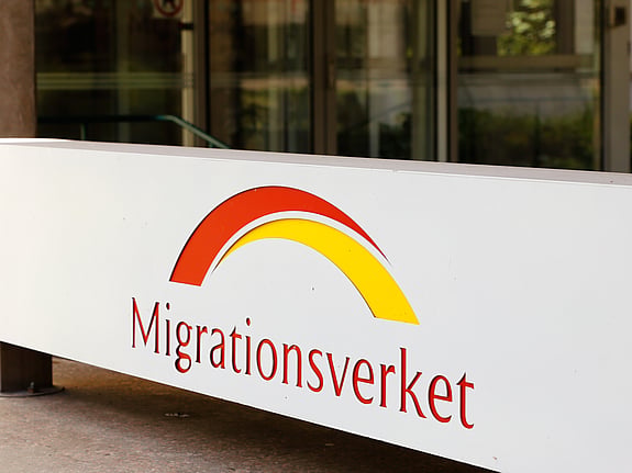 Skylt - Migrationsverket. Foto: Mostphotos