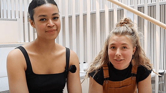 Emma och Hanna, tidigare studenter vid Röda Korsets Högskola.