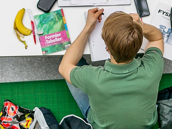 Student som pluggar. Foto: Mostphotos