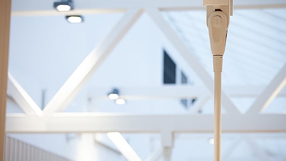 Bild med kort skärpa över taket i lokalerna. Foto: Andreas Bergius.