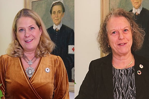 Bild av rektor Susanne Georgsson och högskolelektor och programansvarig för sjuksköterskeprogrammet Hanna Lachmann under avslutningshögtiden.